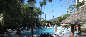 Luxurious apartment on golf course at the ocean in Acapulco