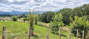 Maison basque 3* entre Mer et Montagnes sur 1500 m2 clos (village classé)