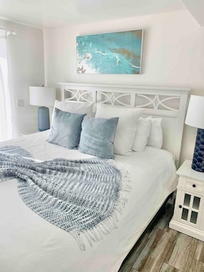 5 bedrooms, desk, iron/ironing board, travel cot