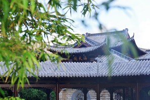 4 restaurants servant le déjeuner et le dîner, plats Cuisine chinoise