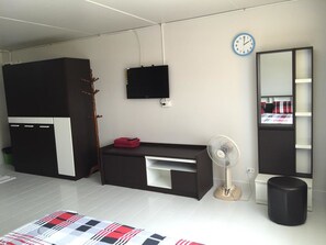 Standard Double Room | Room amenity - Muangthongthani Rental by Khun Dan (Pak Kret)