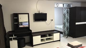2-Bedroom Apartment | 办公桌、隔音、床单