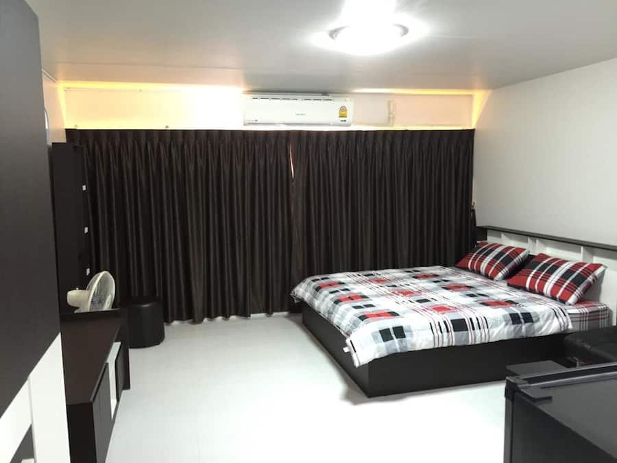 Standard Double Room | Desk, soundproofing, bed sheets