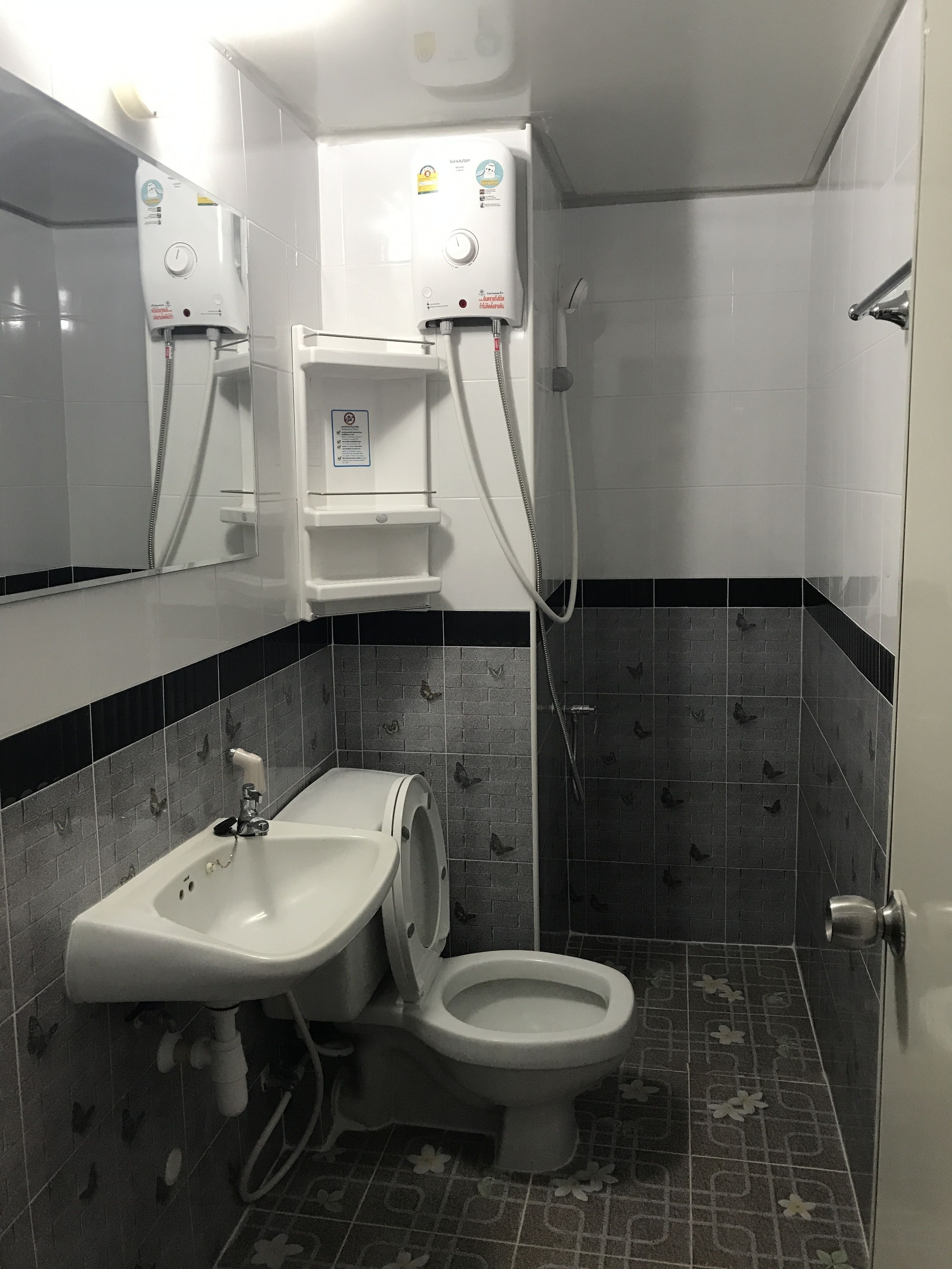 2-Bedroom Apartment  | Salle de bain