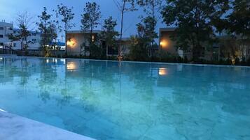 Executive-Suite, 1 Schlafzimmer, Poolblick, auf dem Wassser | Blick vom Balkon