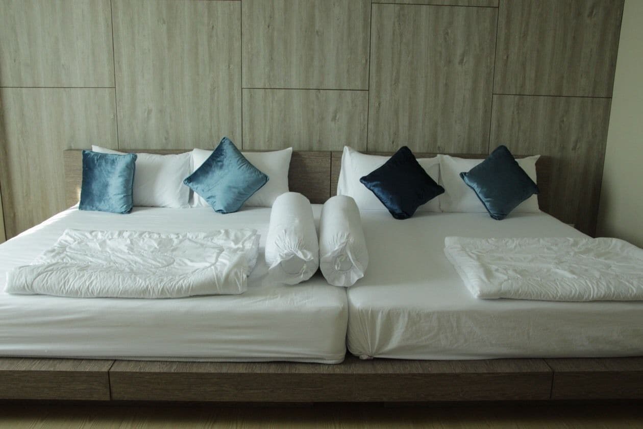 executive suite, 1 bedroom, pool view, overwater | desk, free wifi