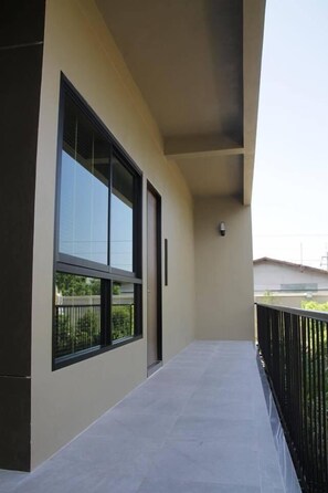 One Bedroom Villa | Balcony - The Residence Thepkanjana (Krathum Baen)