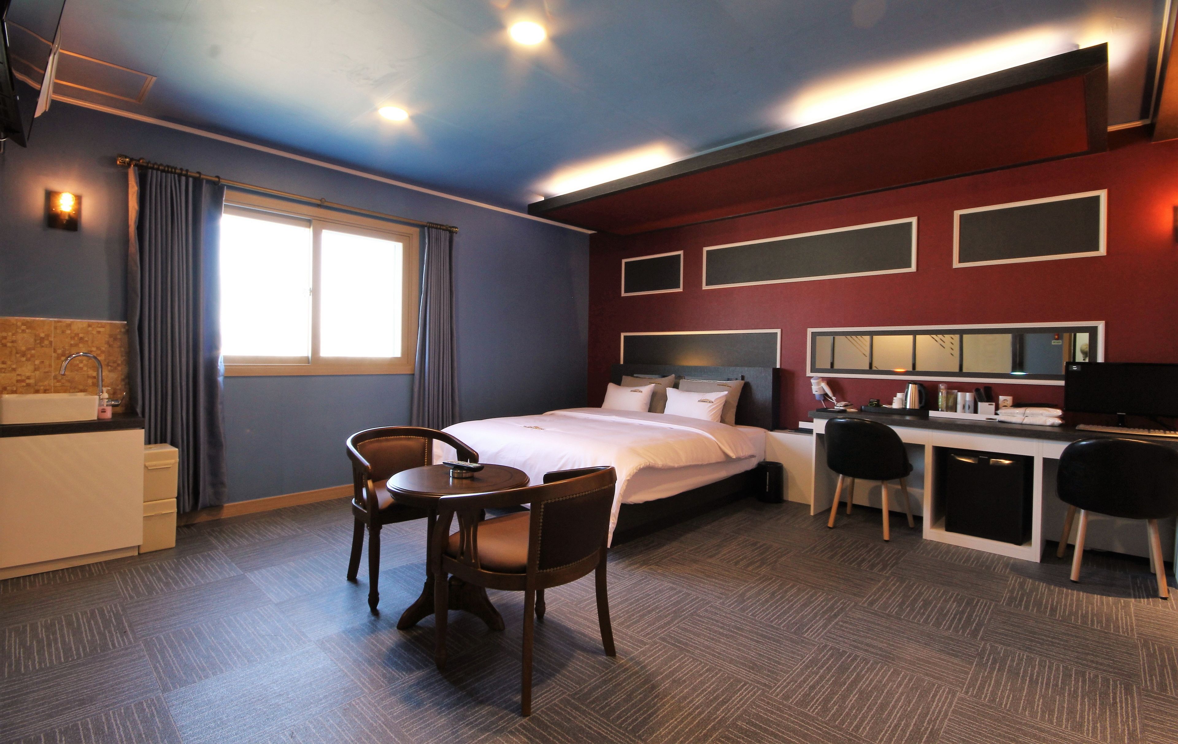 executive room (free netflix, styler, air purifier) | individually decorated, individually furnished, desk, laptop workspace