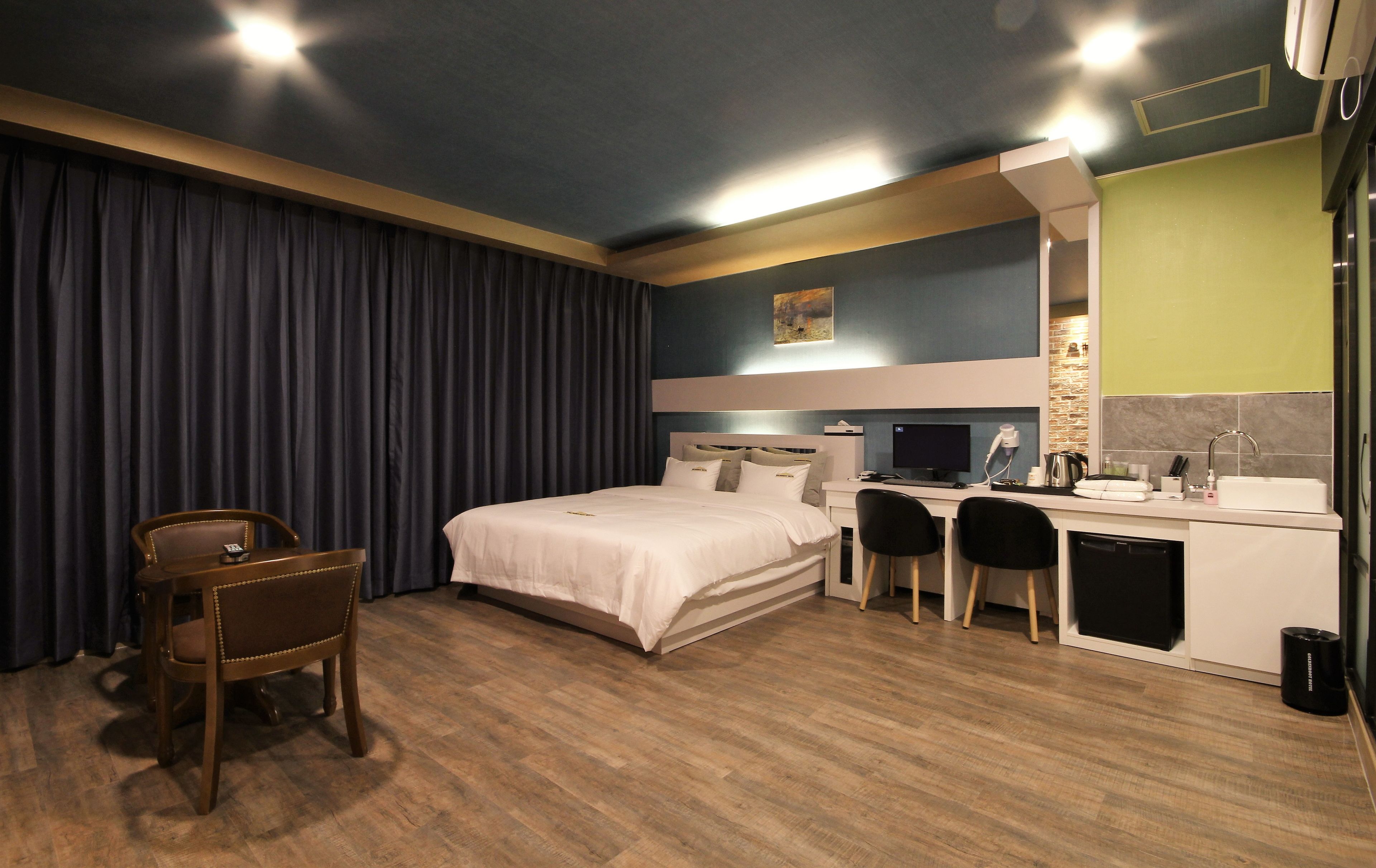 deluxe room (free netflix, styler, air purifier) | individually decorated, individually furnished, desk, laptop workspace