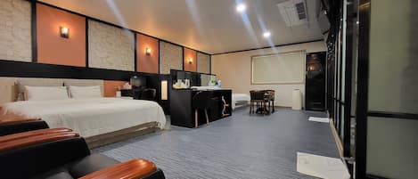 VIP (Free Netflix, Styler, Air purifier) | Individually decorated, individually furnished, desk, laptop workspace