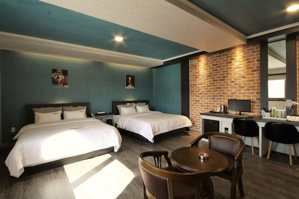 Premium-Zimmer (Free Netflix, Styler, Air purifier)