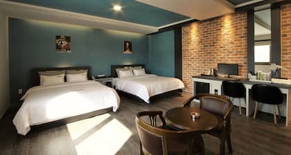 GoldenRoot Hotel in Gimhae