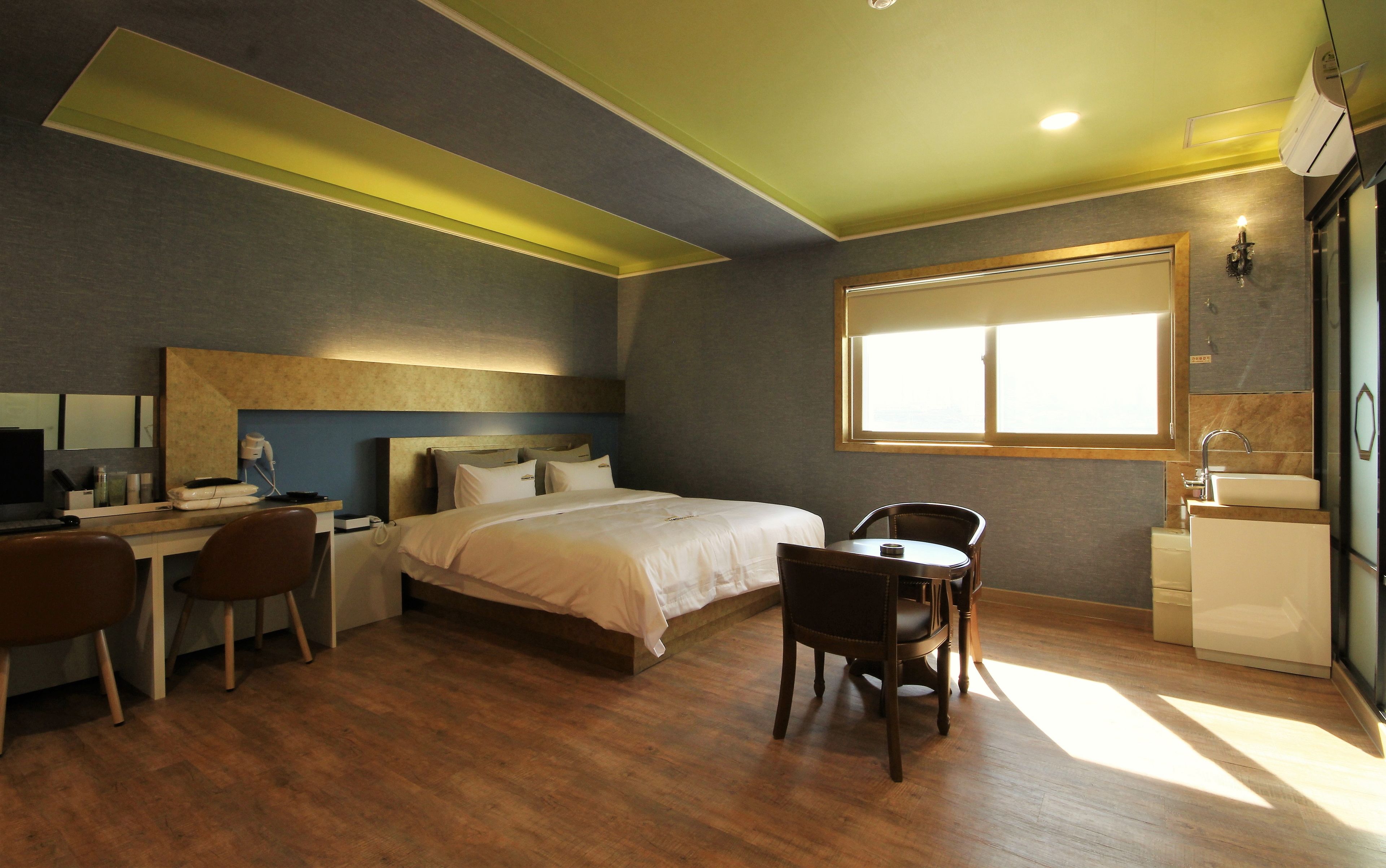 executive room (free netflix, styler, air purifier) | individually decorated, individually furnished, desk, laptop workspace