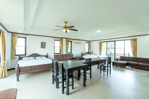 Family Suite | Desk, free WiFi, bed sheets - Primrose Place (Bangkok)