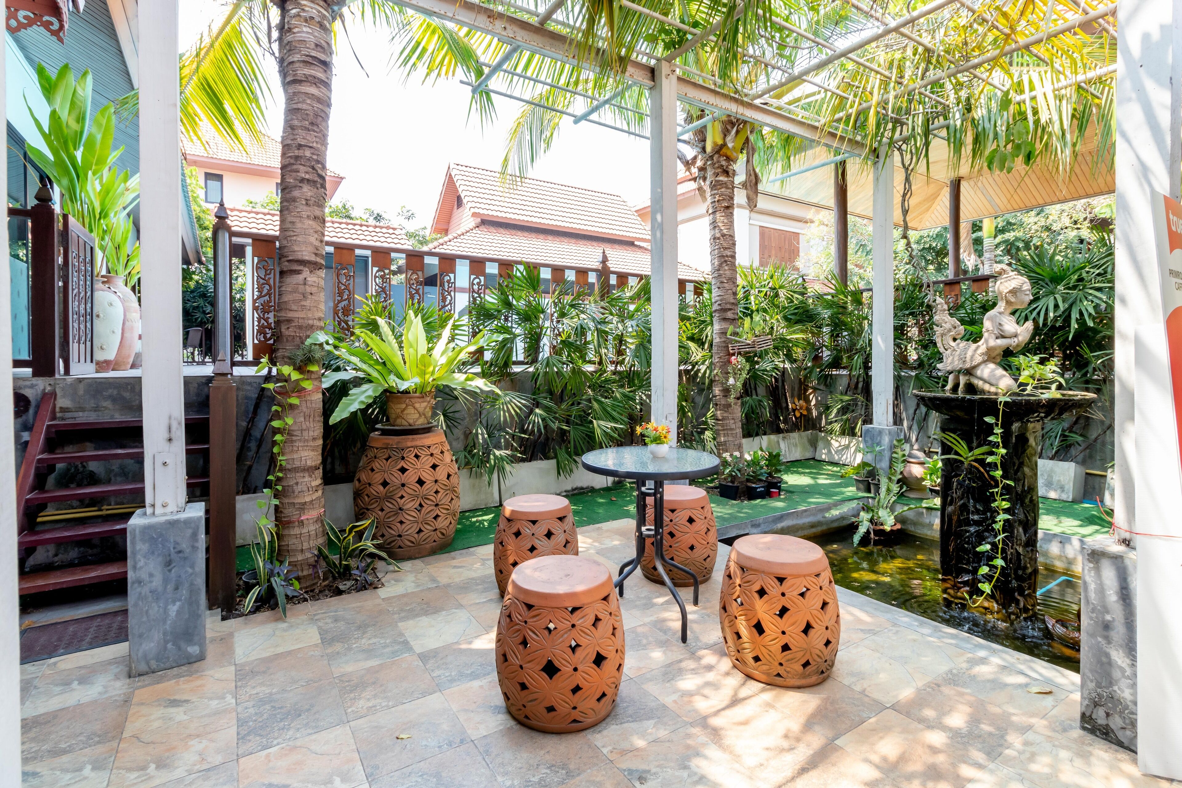 อาหารเช้าปรุงตามสั่งทุกวัน (THB 150 ต่อคน)