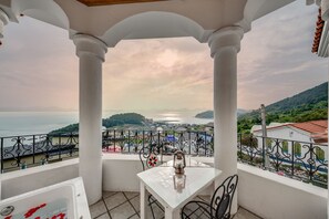 ห้องพัก, อ่างน้ำวน (Cypress /Spa in winter, contact hotel) | ลานระเบียง/นอกชาน