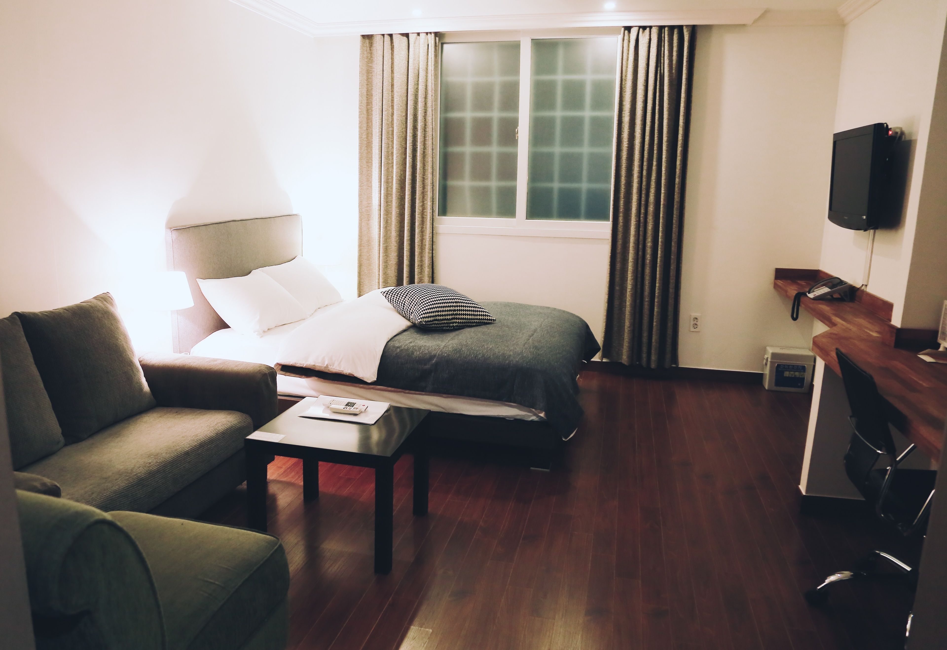 standard deluxe | desk, soundproofing, iron/ironing board, free wifi