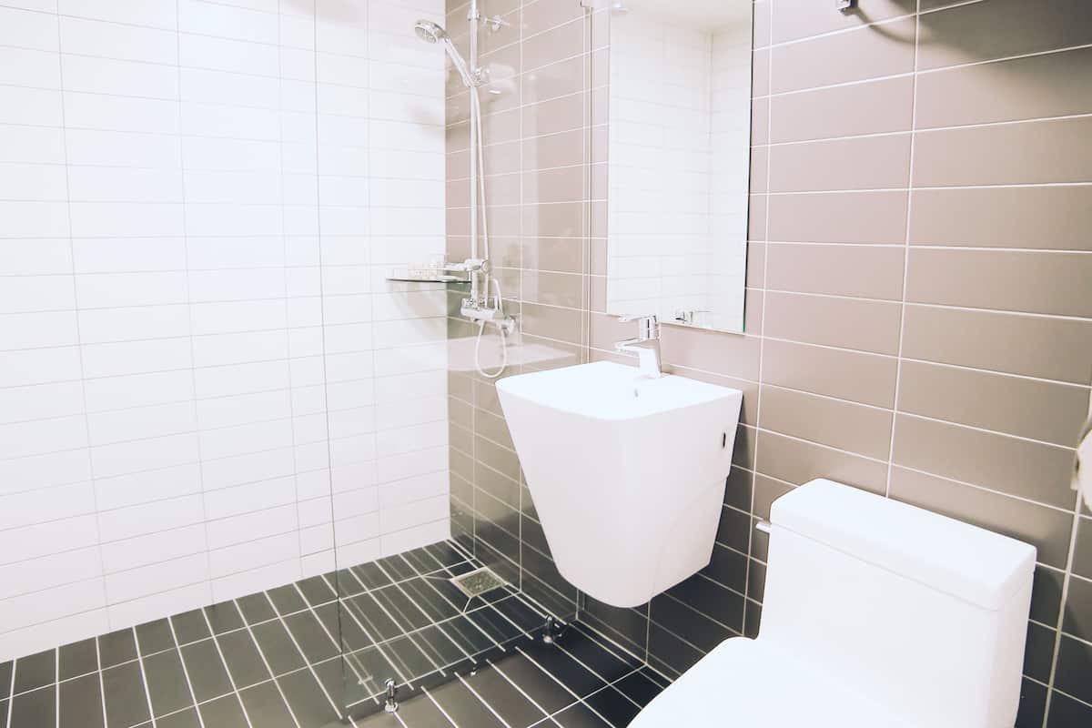 superior deluxe | desk, soundproofing, iron/ironing board, free wifi