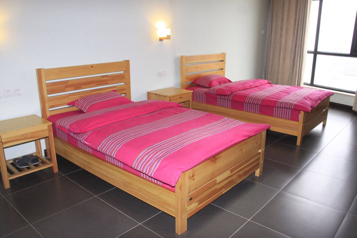 Twin Room | Desk, free WiFi