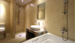 Premium Room | Bathroom