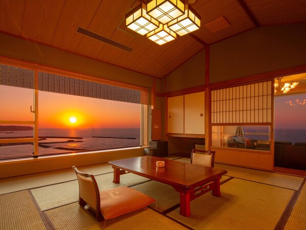 Habitación (Suite Japanese Style) | Caja de seguridad en la habitación, escritorio y wifi gratis 