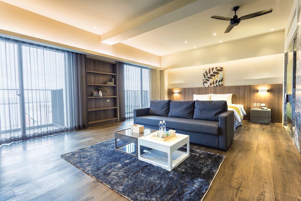 deluxe double room, ocean view | 1 bedroom, down duvets, pillow-top beds, in-room safe