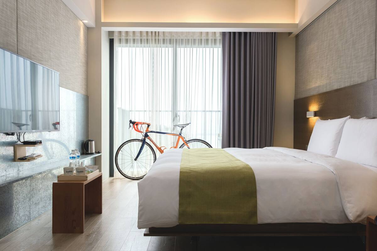 standard double room, ocean view | 1 bedroom, down duvets, pillow-top beds, in-room safe