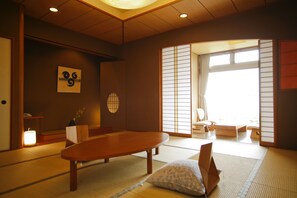 Tavanomainen huone, valtamerinäköala, lisärakennuksessa (Japanese Style) | Minibaari, tallelokero huoneessa, työpöytä, lisävuoteet