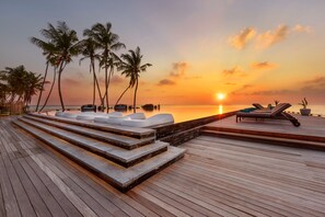 Outdoor pool, pool umbrellas