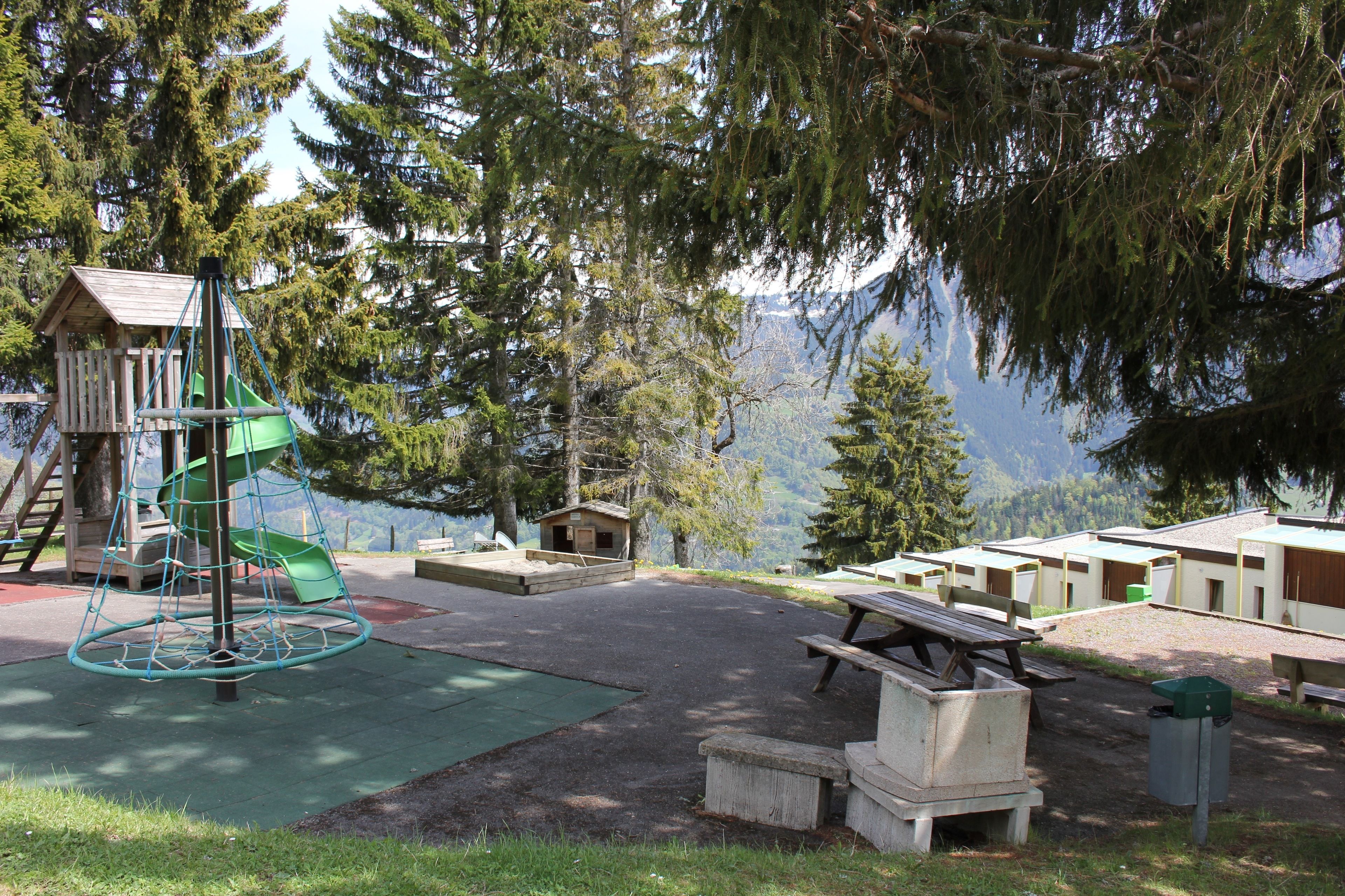 children’s play area – outdoor