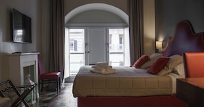 Tremannsrom – deluxe (Adriana) | Sengetøy av topp kvalitet, memory foam-senger og minibar (inkludert)