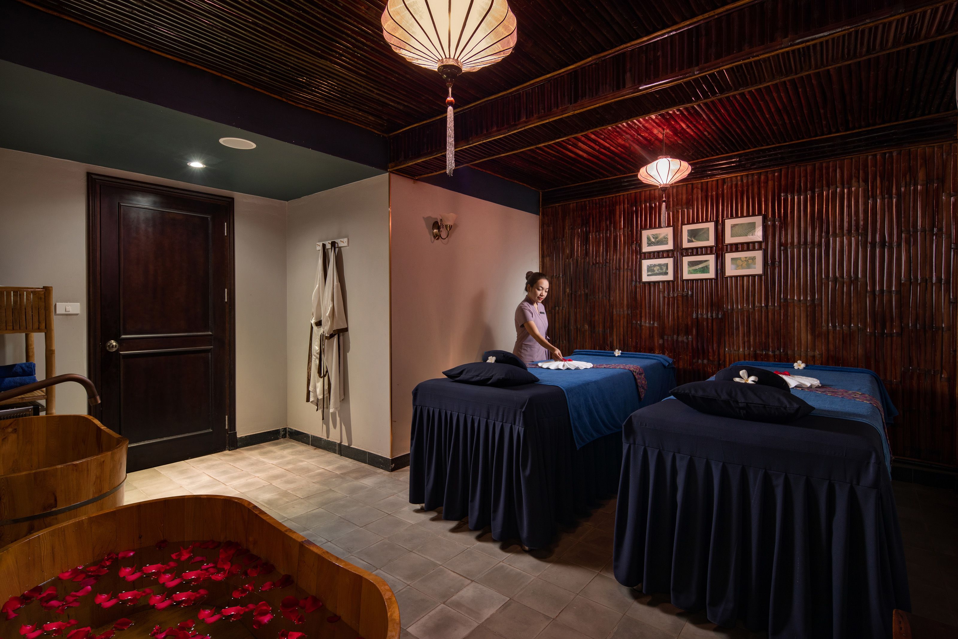 couples treatment room(s), body treatments, aromatherapy