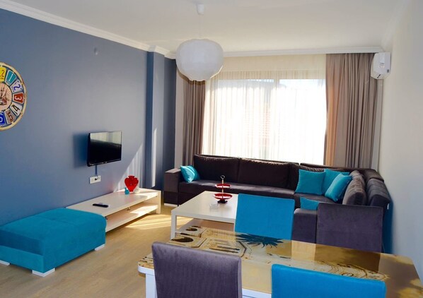 Apartment, 2 Bedrooms | Living room
