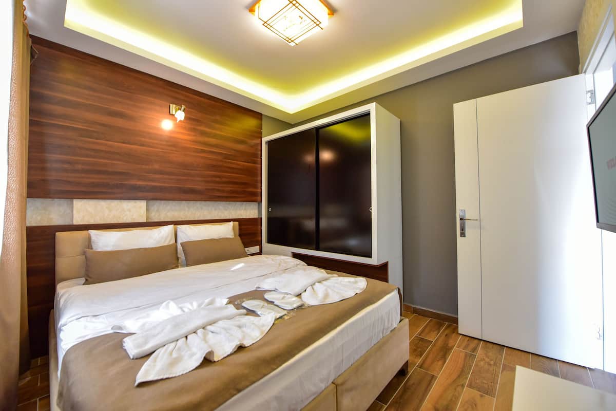 Suite Standard, 1 lit double et 1 canapé-lit | Draps en coton égyptien, literie de qualité, couette en duvet, bureau