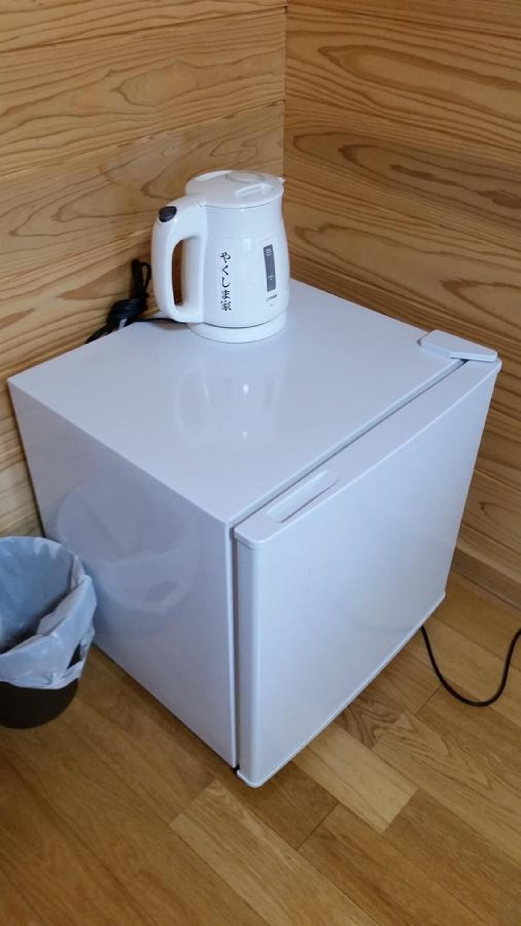 electronic bidet, towels