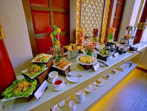 Breakfast area - King Park Hotel (Mandalay)
