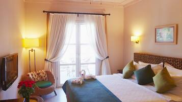 Minibar, Zimmersafe, Schreibtisch, Bügeleisen/Bügelbrett