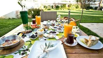 Tägliches inbegriffenes kontinentales Frühstück