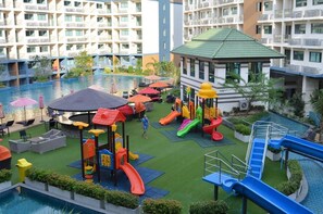 Children’s play area – outdoor