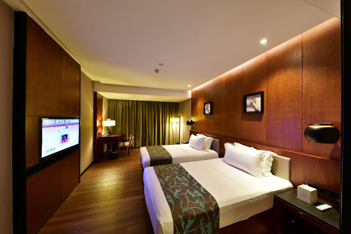Standard Twin Room | In-room safe, desk, blackout curtains, rollaway beds