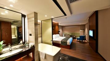 Double Room (View) | Bathroom | Free toiletries, hair dryer, bathrobes, slippers