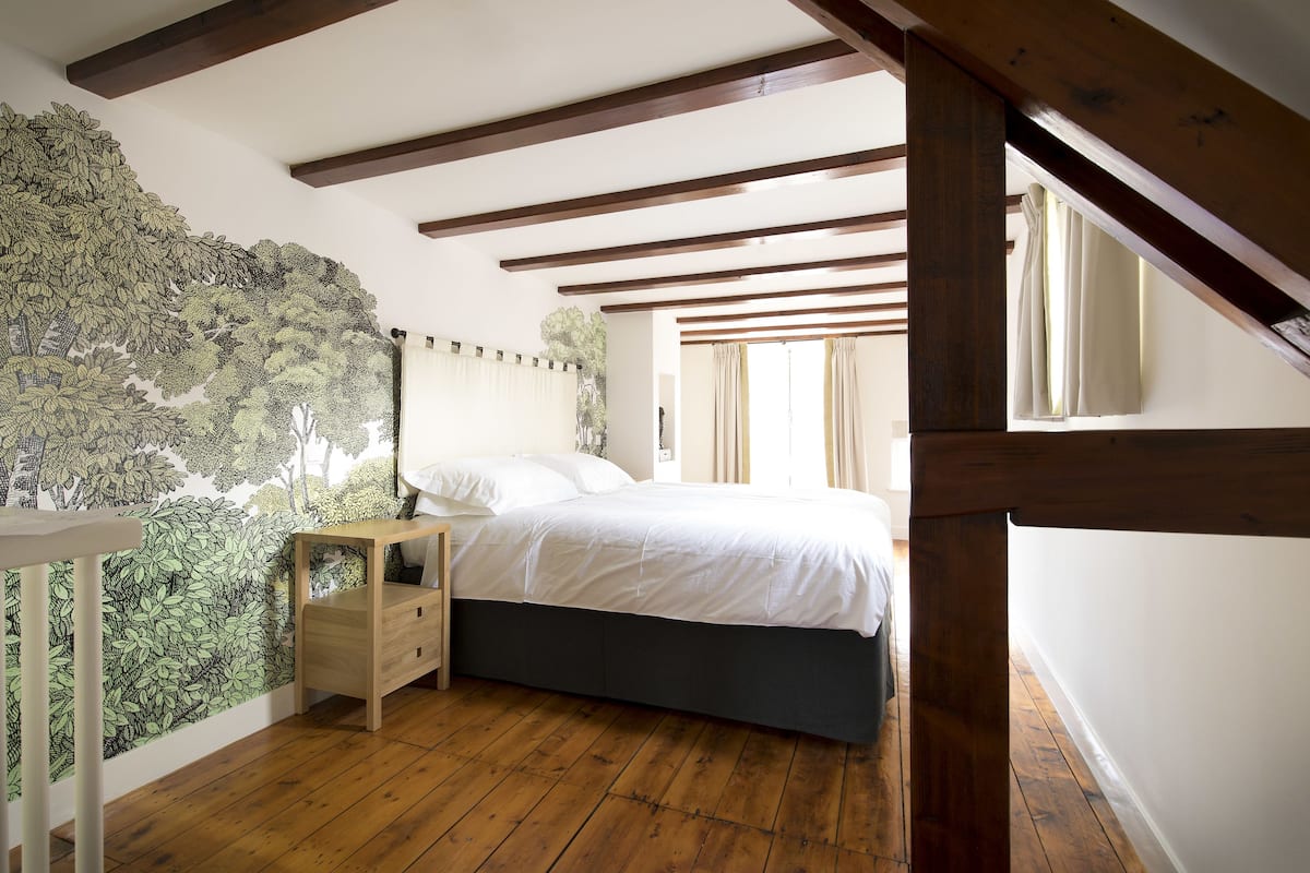 Luxury Double Room, 1 Queen Bed (9) | 1 bedroom, premium bedding, minibar, iron/ironing board