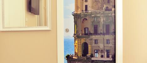 Deluxe Double Room | Room amenity