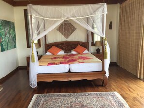 Villa, 4 slaapkamers, uitzicht op zee | 4 slaapkamers, een bureau, babybedden (toeslag), extra bedden (toeslag)