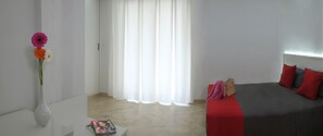 Classic Double Room | Minibar, in-room safe, desk, soundproofing - Palazzo Della Mura (Angri)