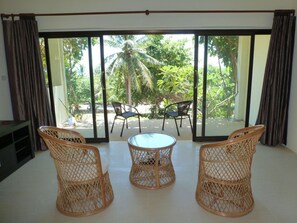 Villa, 4 Bedrooms | Living area