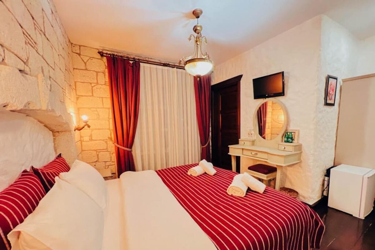 Premium bedding, minibar, in-room safe, free WiFi