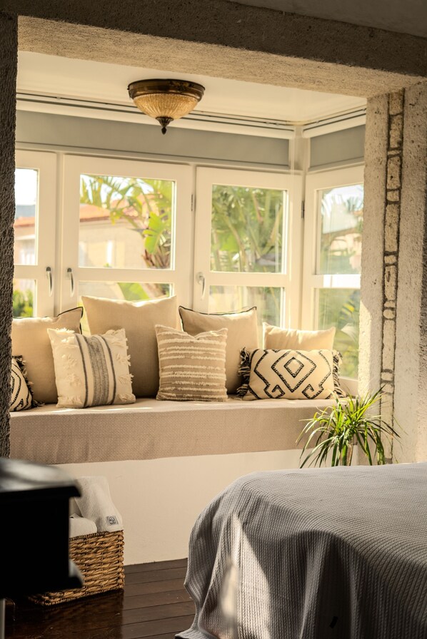 Superior Triple Room | Premium bedding, minibar, in-room safe, desk - Aleysim Alaçatı Design Als (Cesme)