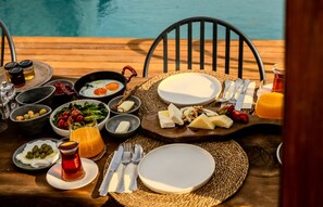 Free daily full breakfast - Aleysim Alaçatı Design Als (Cesme)