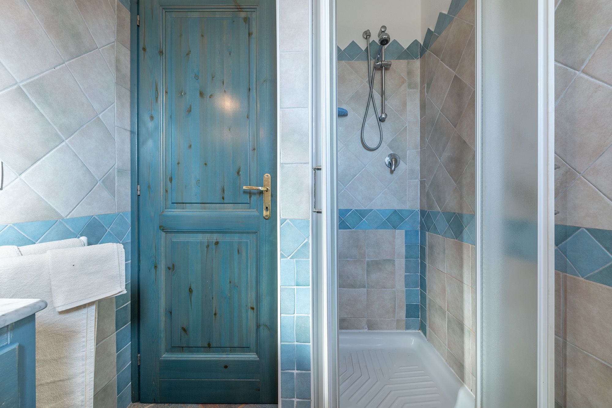 Apartment, 2 Bedrooms (Il Castello 3) | Bathroom | Shower
